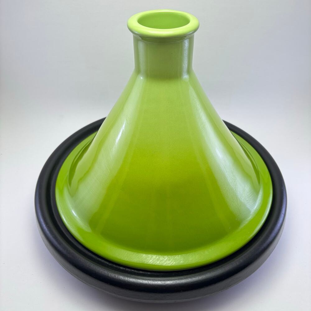LE CREUSET Moroccan Style Kiwi Color "Tagine" Enameled Cast Iron Stonewre 2.5QT - Picture 4 of 10